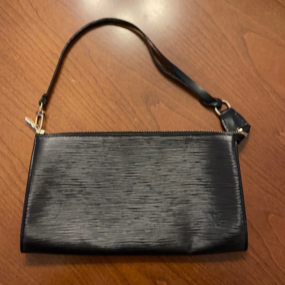 Louis Vuitton Epi black pochette pouch / handbag